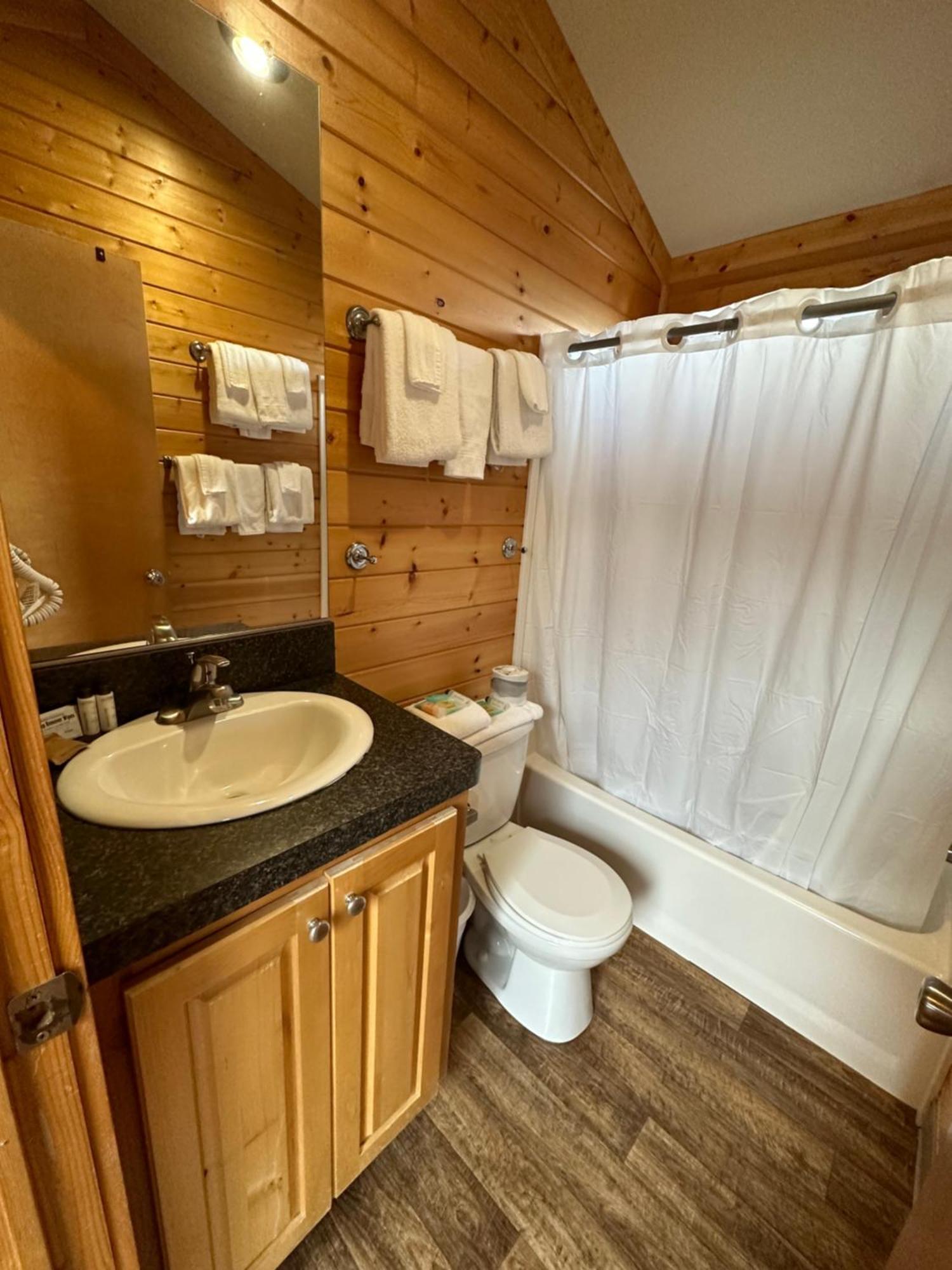 Westport Inn Cabins 외부 사진