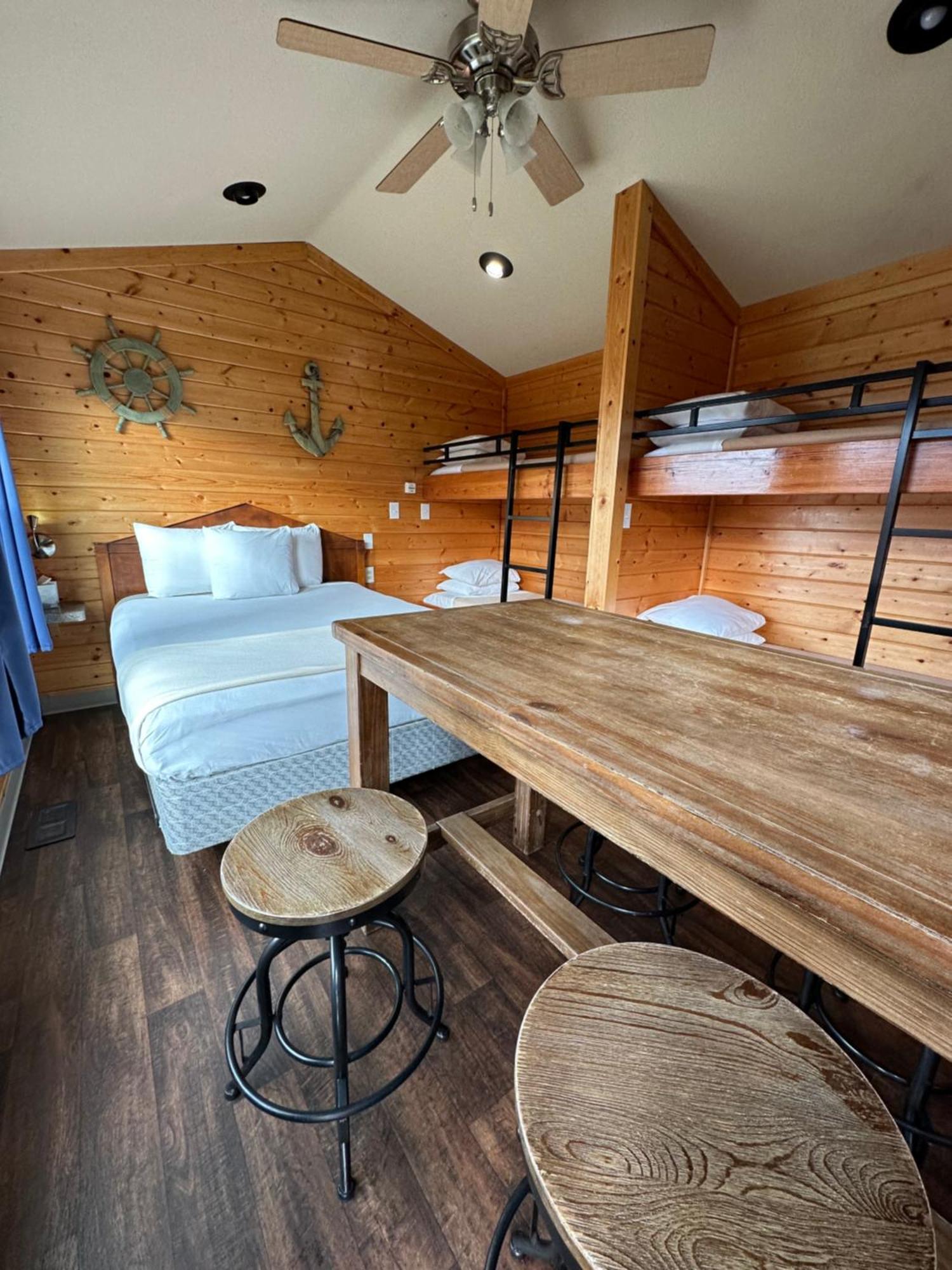 Westport Inn Cabins 외부 사진